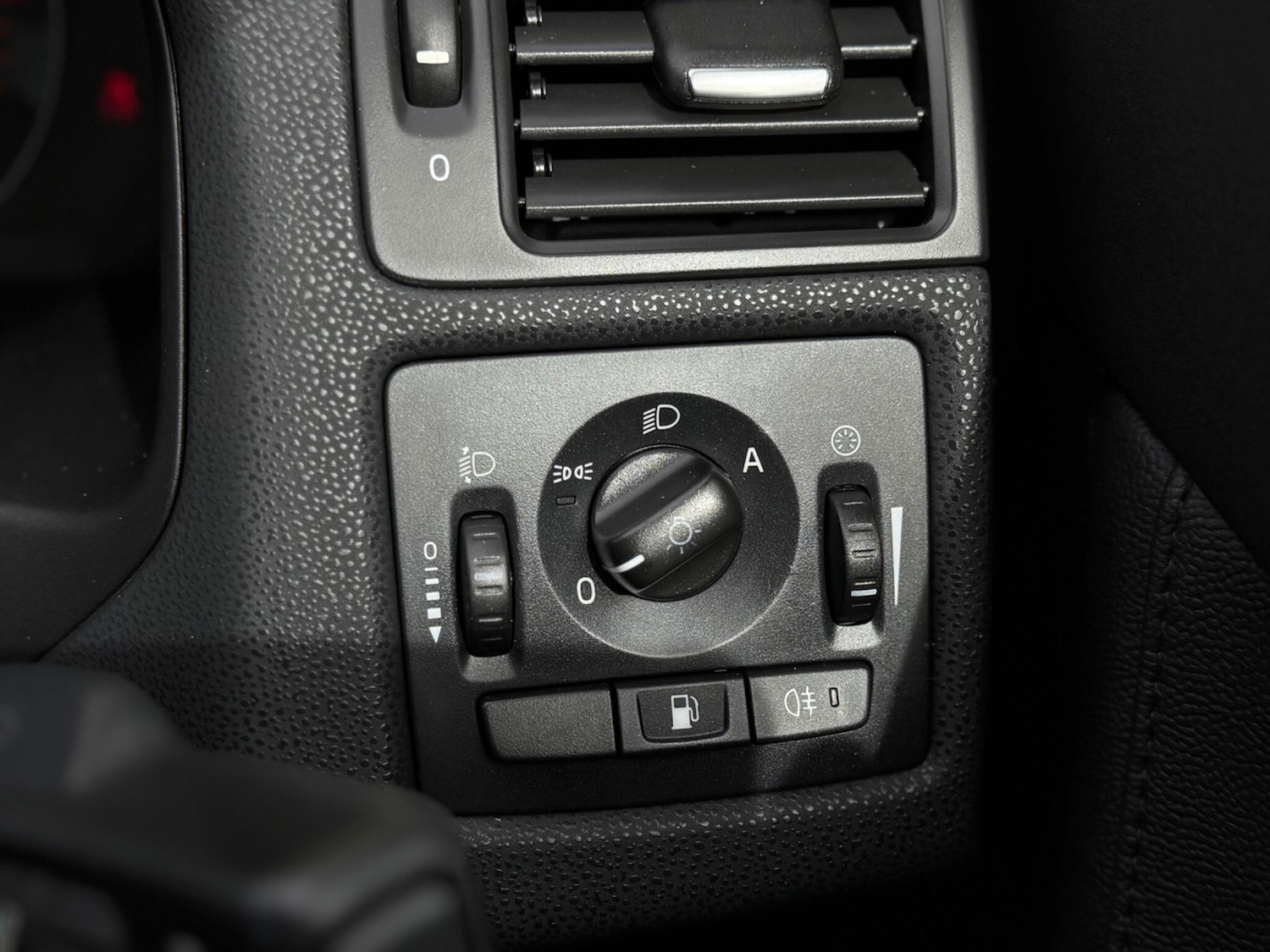 Used Volvo S40 2012 for sale - 75780971: Photo 35