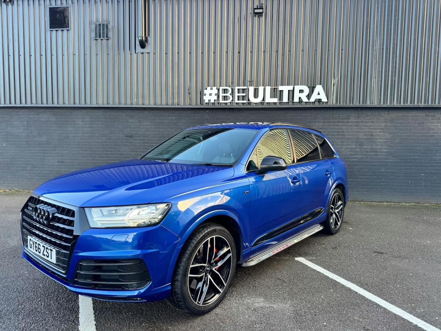 Used Audi Q7 for sale - 76994731: Photo 2