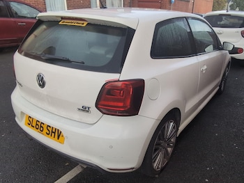 Used Volkswagen Polo 2016 for sale - 76457092: Photo