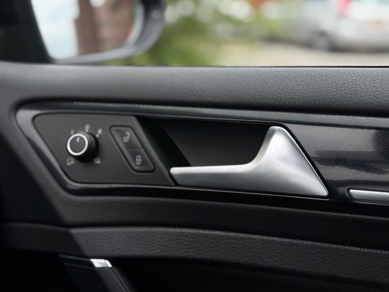 Used Volkswagen Golf 2017 for sale - 77625757: Photo 33