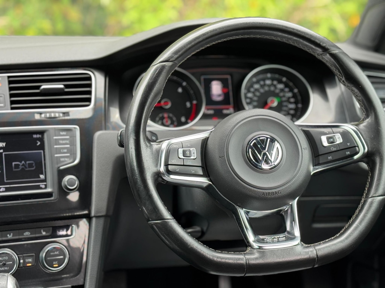 Used Volkswagen Golf 2017 for sale - 77625757: Photo 65