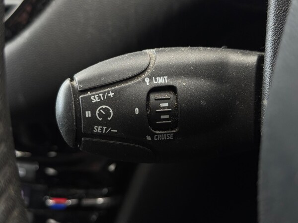 Used Peugeot 208 2012 for sale - 75144353: Photo 26