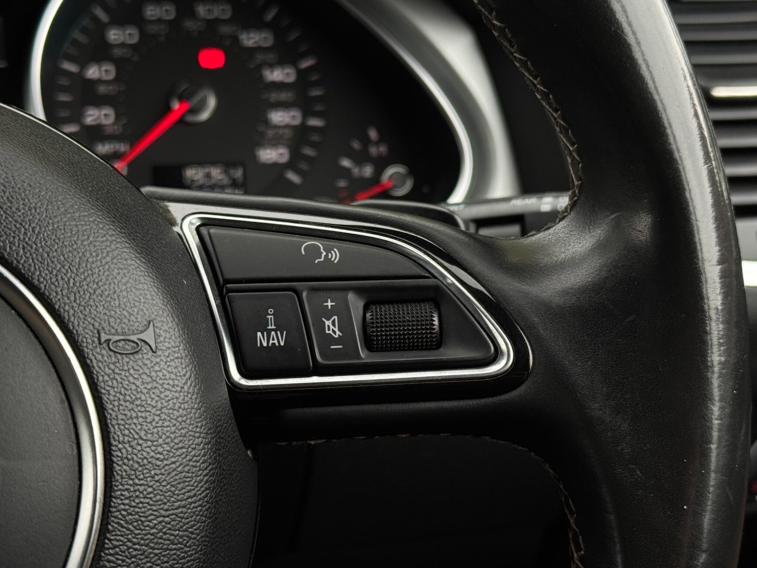 Used Audi Q7 2013 for sale - 76988959: Photo 32