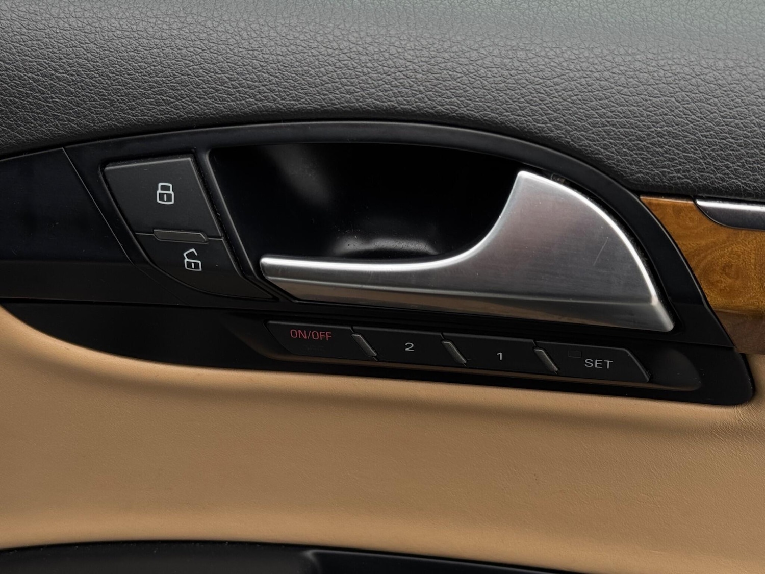 Used Audi Q7 2013 for sale - 76988959: Photo 63