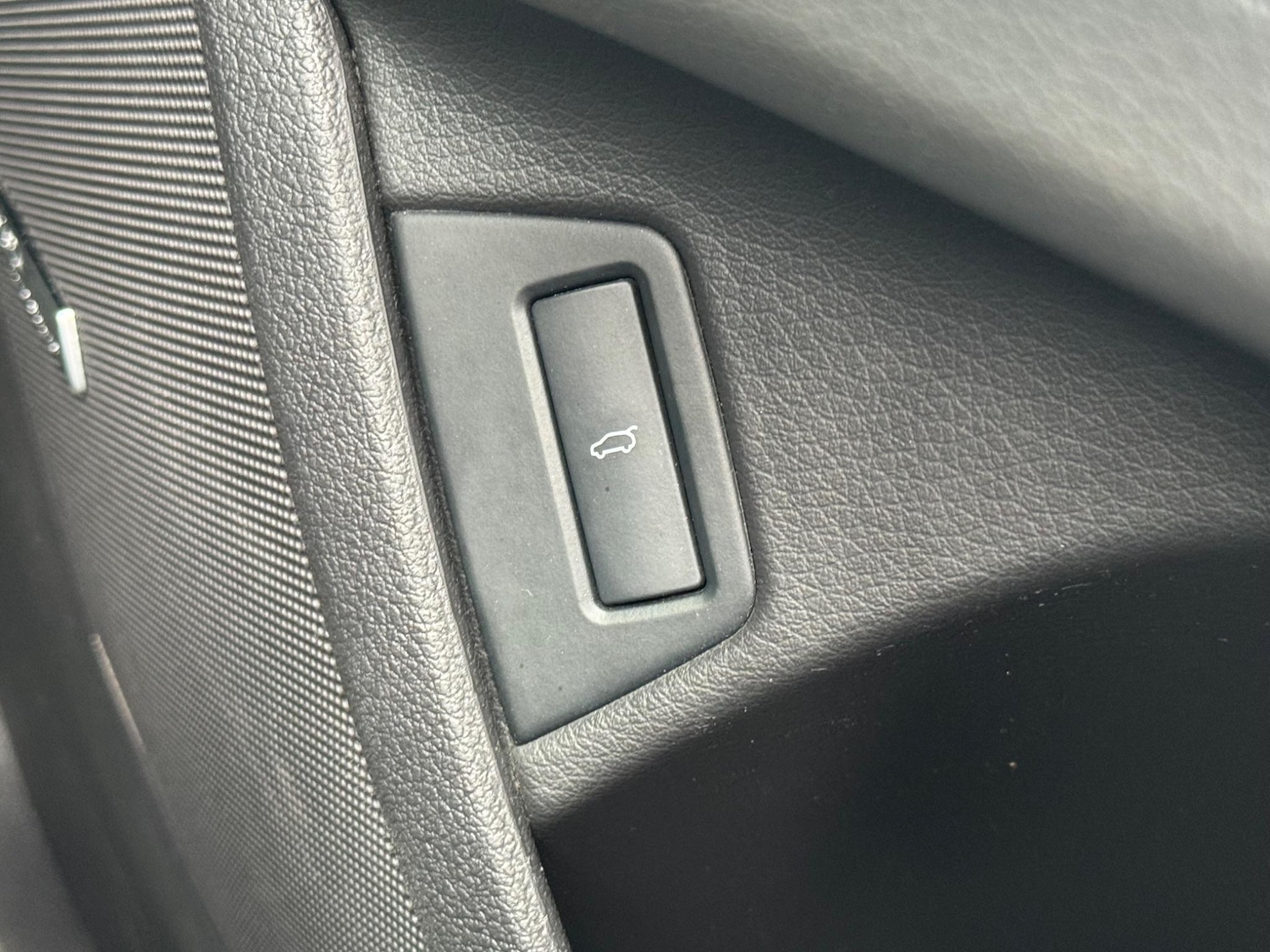 Used Audi Q7 2014 for sale - 76188935: Photo 44