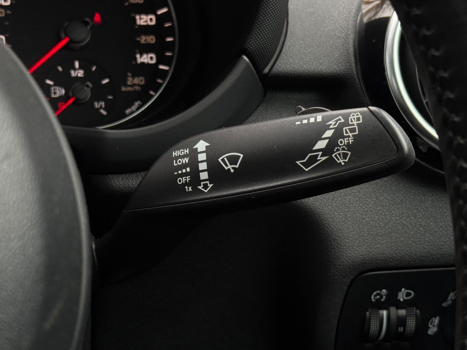 Used Audi A1 2011 for sale - 77400619: Photo 34