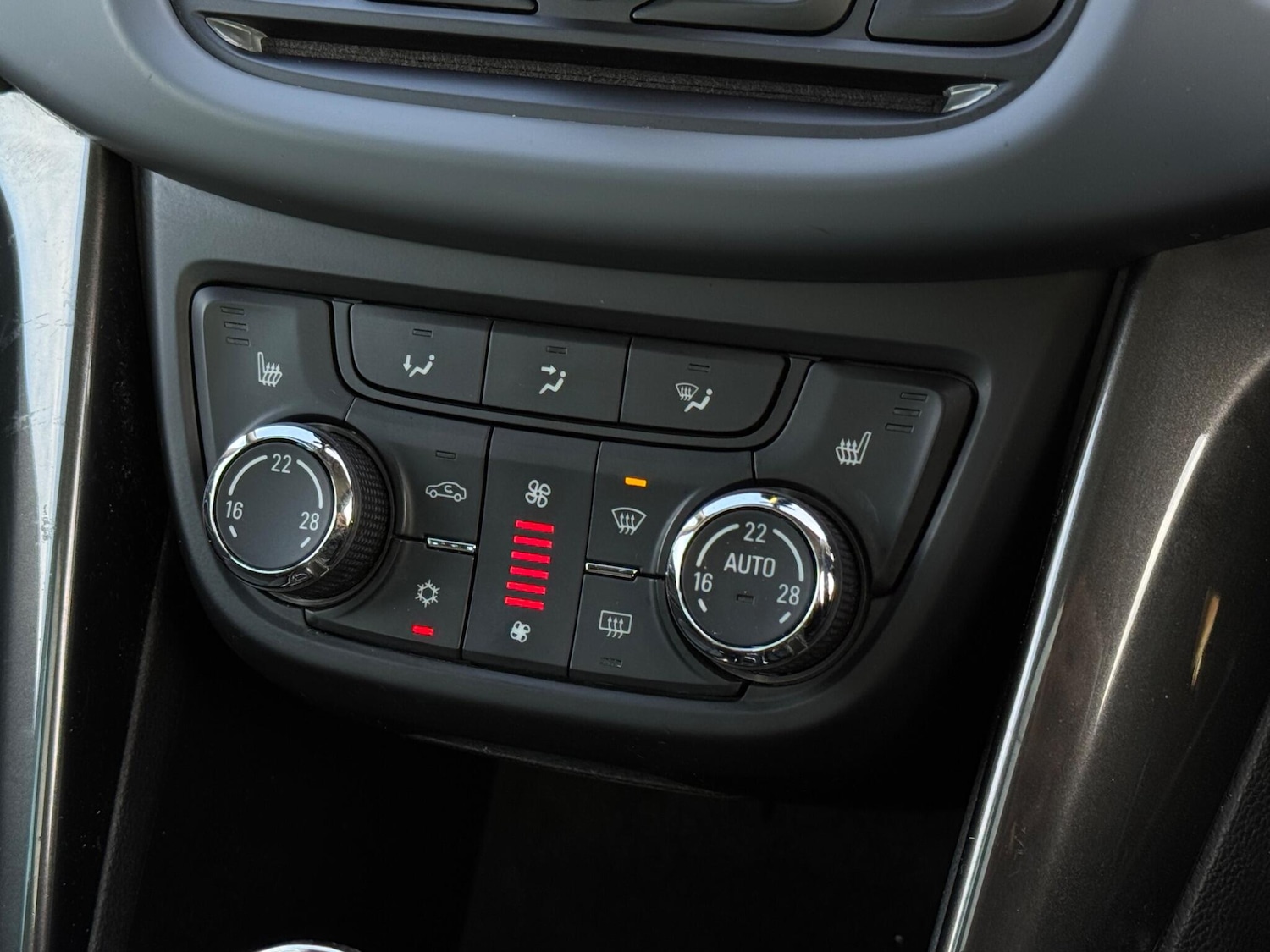 Used Vauxhall Zafira Tourer 2014 for sale - 76633575: Photo 49