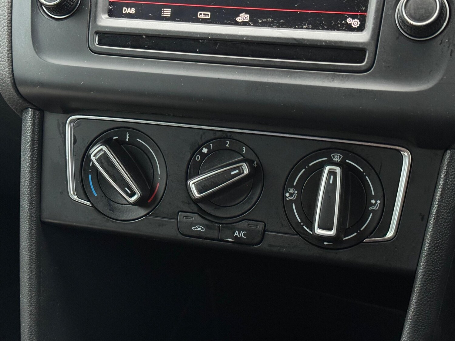 Used Volkswagen Polo 2015 for sale - 76485696: Photo 32