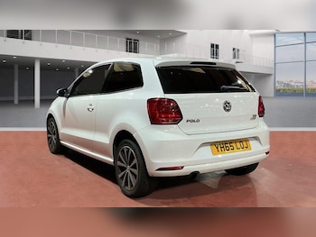 Used Volkswagen Polo 2015 for sale - 76485696: Photo