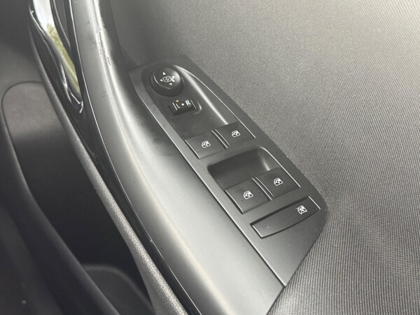 Used Vauxhall Astra 2017 for sale - 75144386: Photo 34
