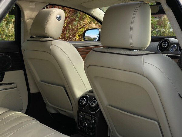 Used Jaguar XJ 2010 for sale - 75144377: Photo 29