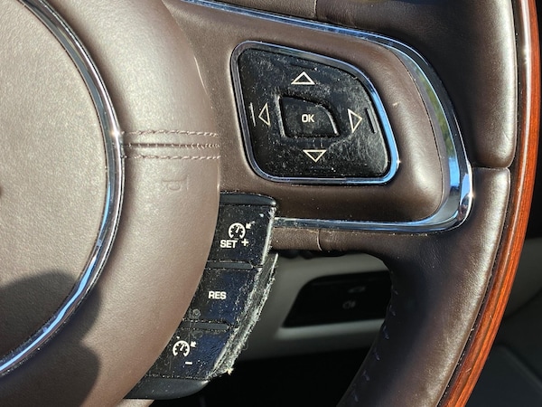 Used Jaguar XJ 2010 for sale - 75144377: Photo 38