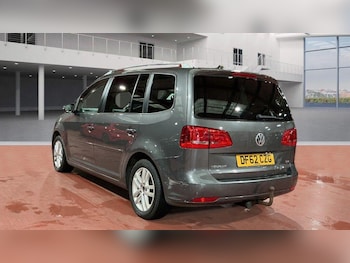 Used Volkswagen Touran 2013 for sale - 76585502: Photo