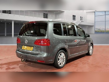 Used Volkswagen Touran 2013 for sale - 76585502: Photo