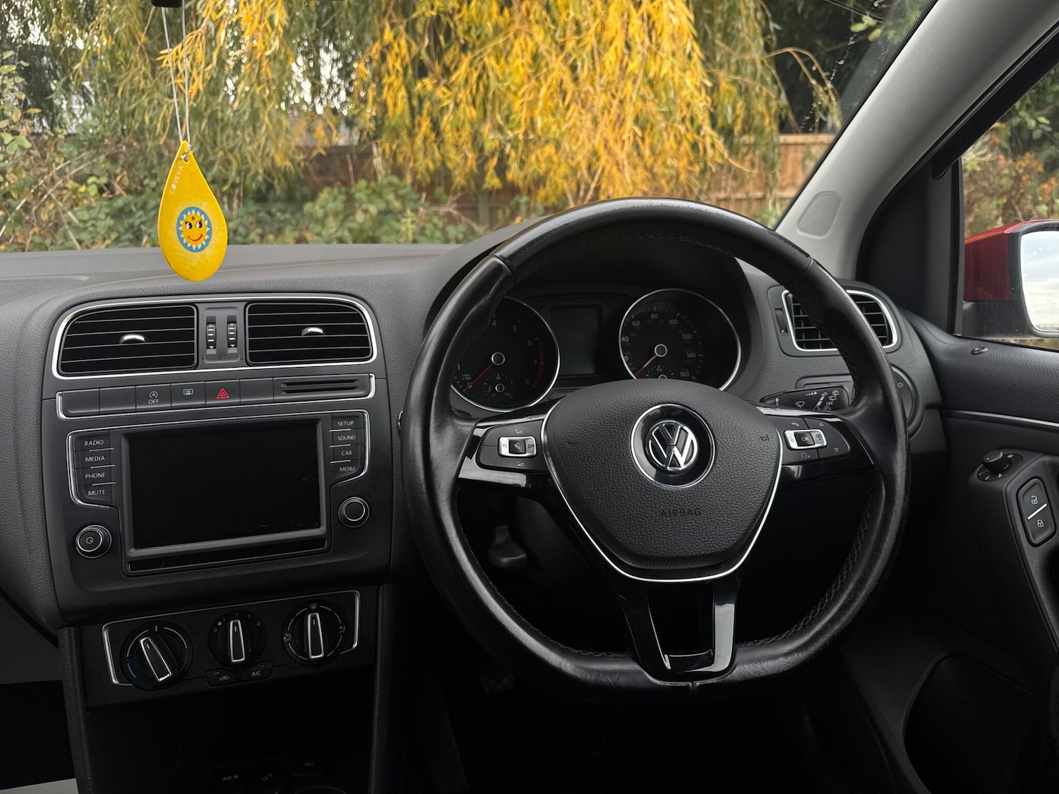 Used Volkswagen Polo 2015 for sale - 76484990: Photo 27