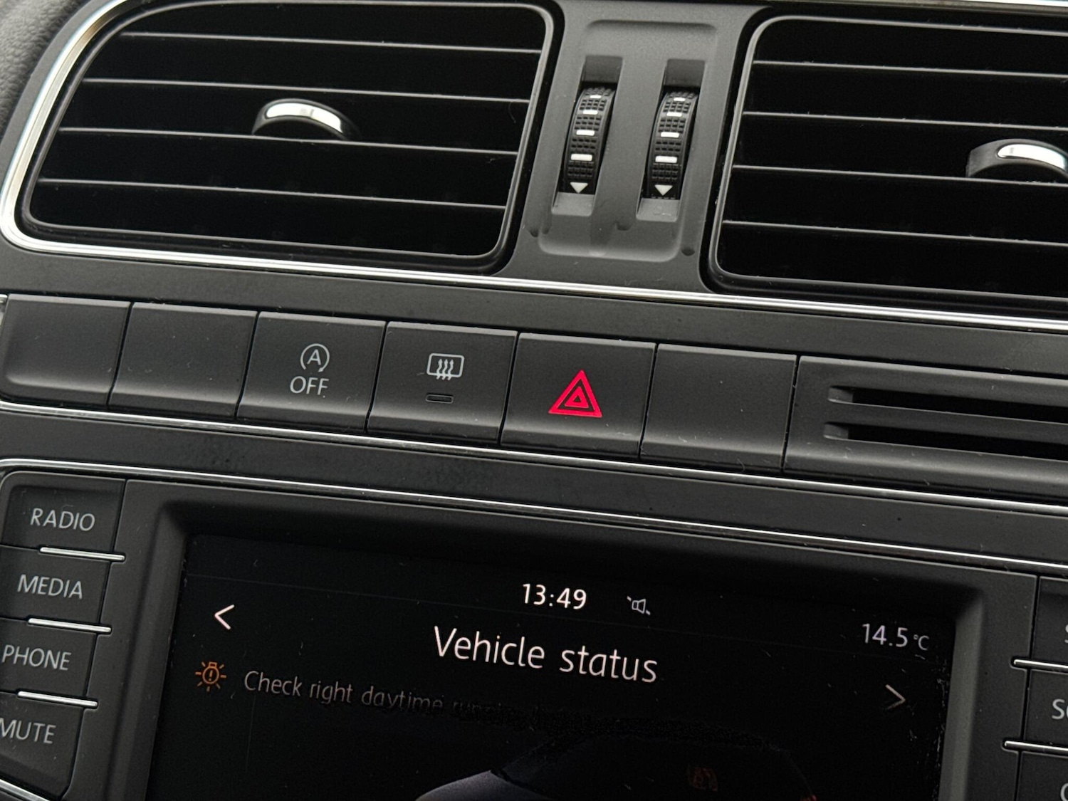 Used Volkswagen Polo 2015 for sale - 76484990: Photo 37