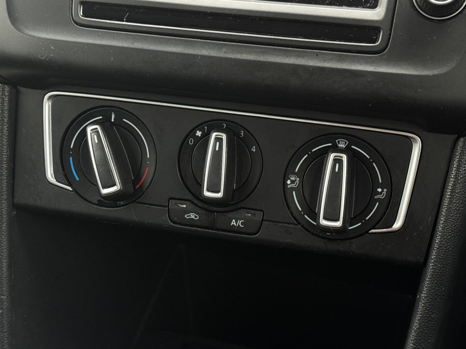 Used Volkswagen Polo 2015 for sale - 76484990: Photo 49