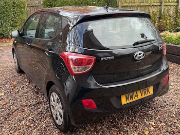 Used Hyundai i10 2014 for sale - 76473800: Photo