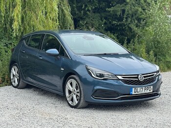 Used Vauxhall Astra SRi Vx-line cars for sale Cazoo