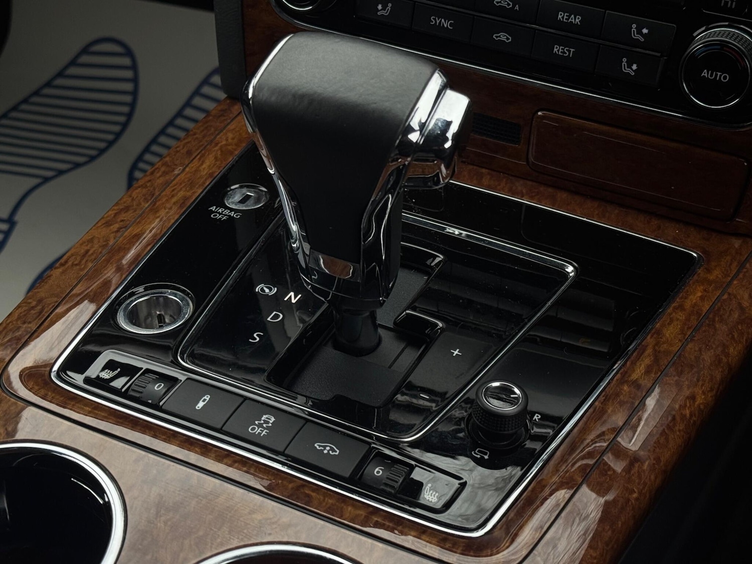 Used Volkswagen Phaeton 2014 for sale - 76926592: Photo 49