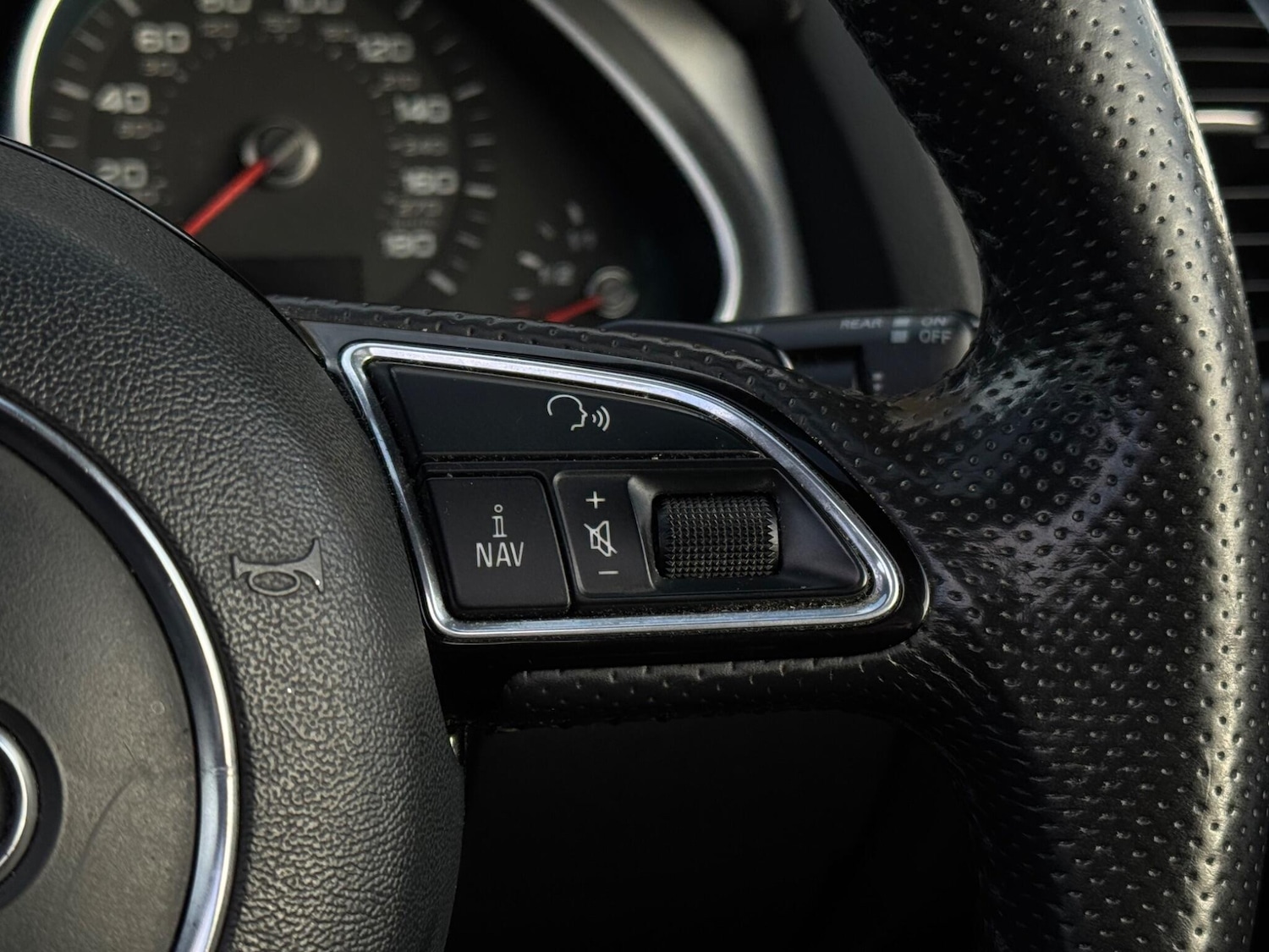 Used Audi Q7 2015 for sale - 76824602: Photo 37