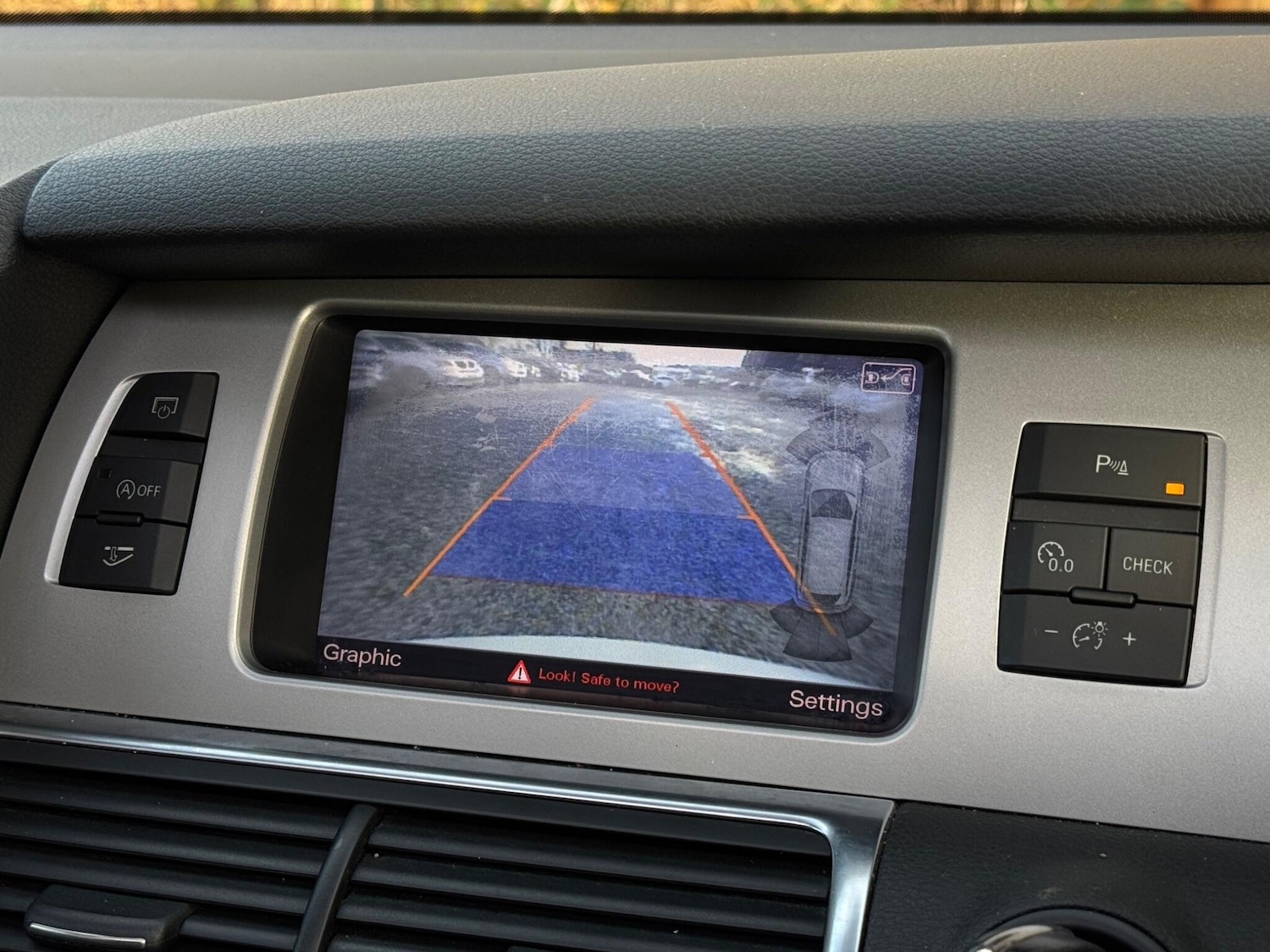 Used Audi Q7 2015 for sale - 76824602: Photo 46