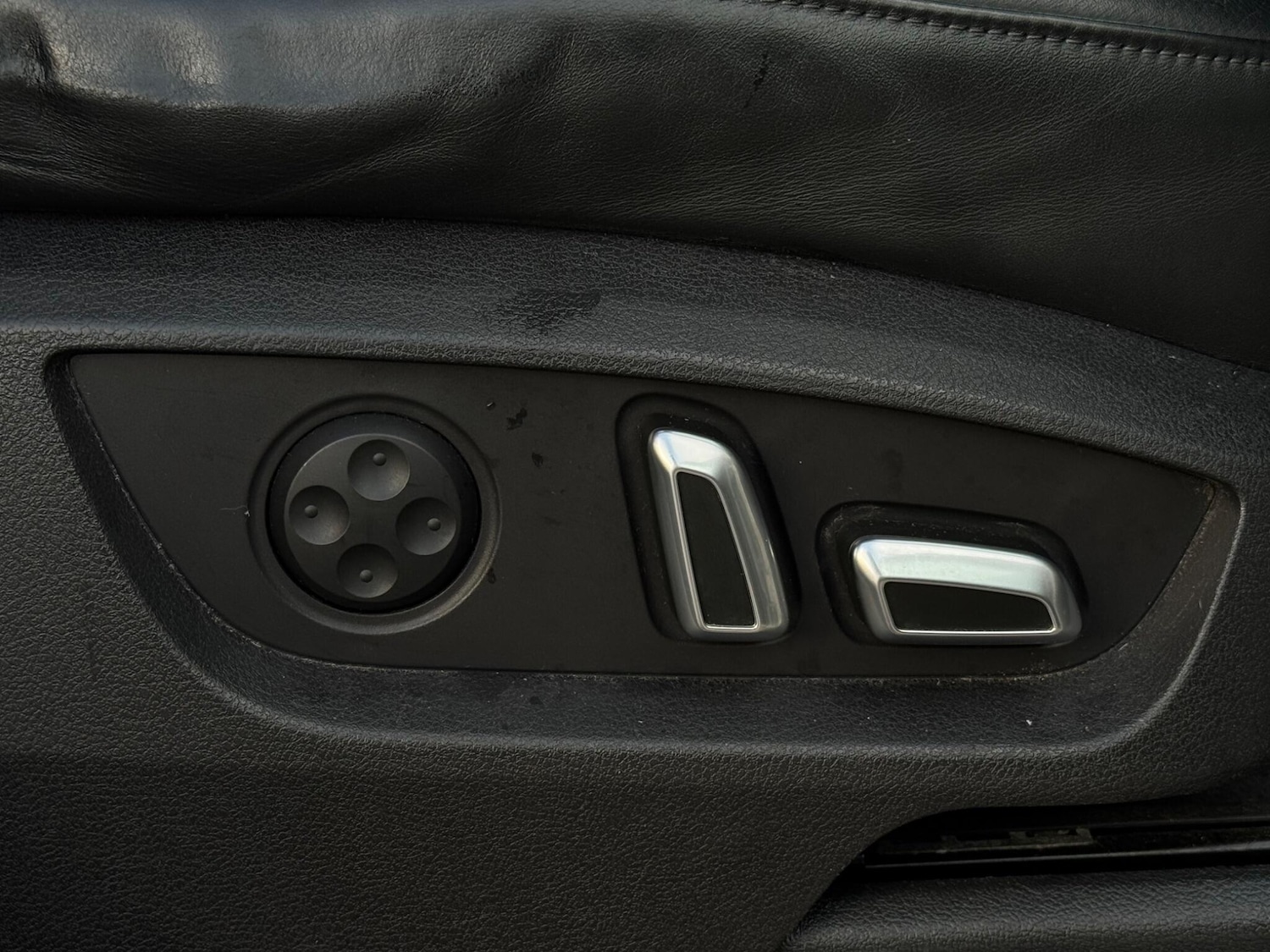 Used Audi Q7 2015 for sale - 76824602: Photo 70