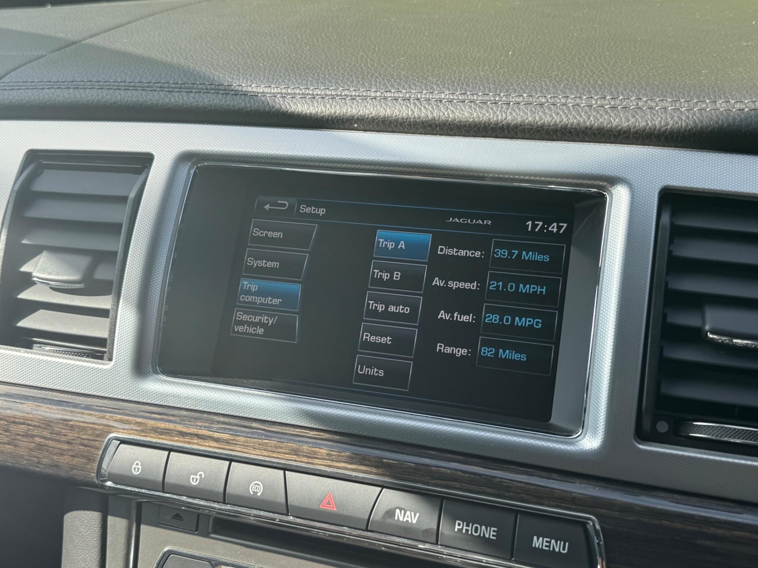 Used Jaguar XF 2015 for sale - 76993700: Photo 40