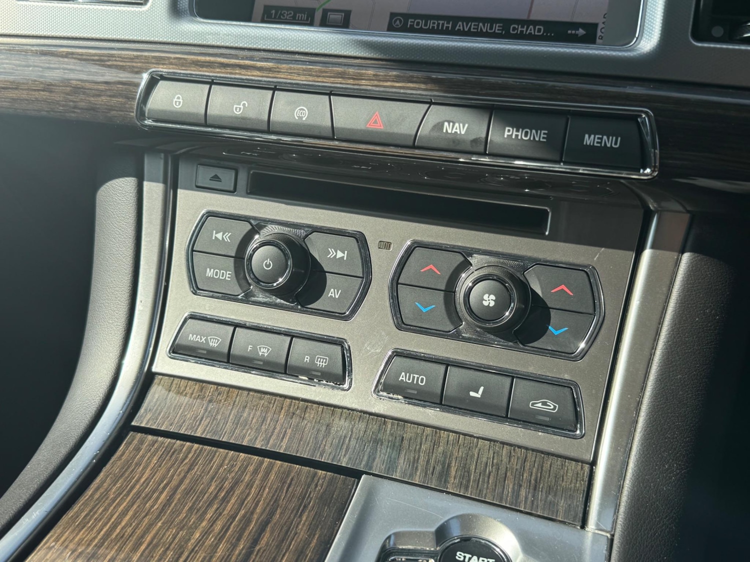 Used Jaguar XF 2015 for sale - 76993700: Photo 44