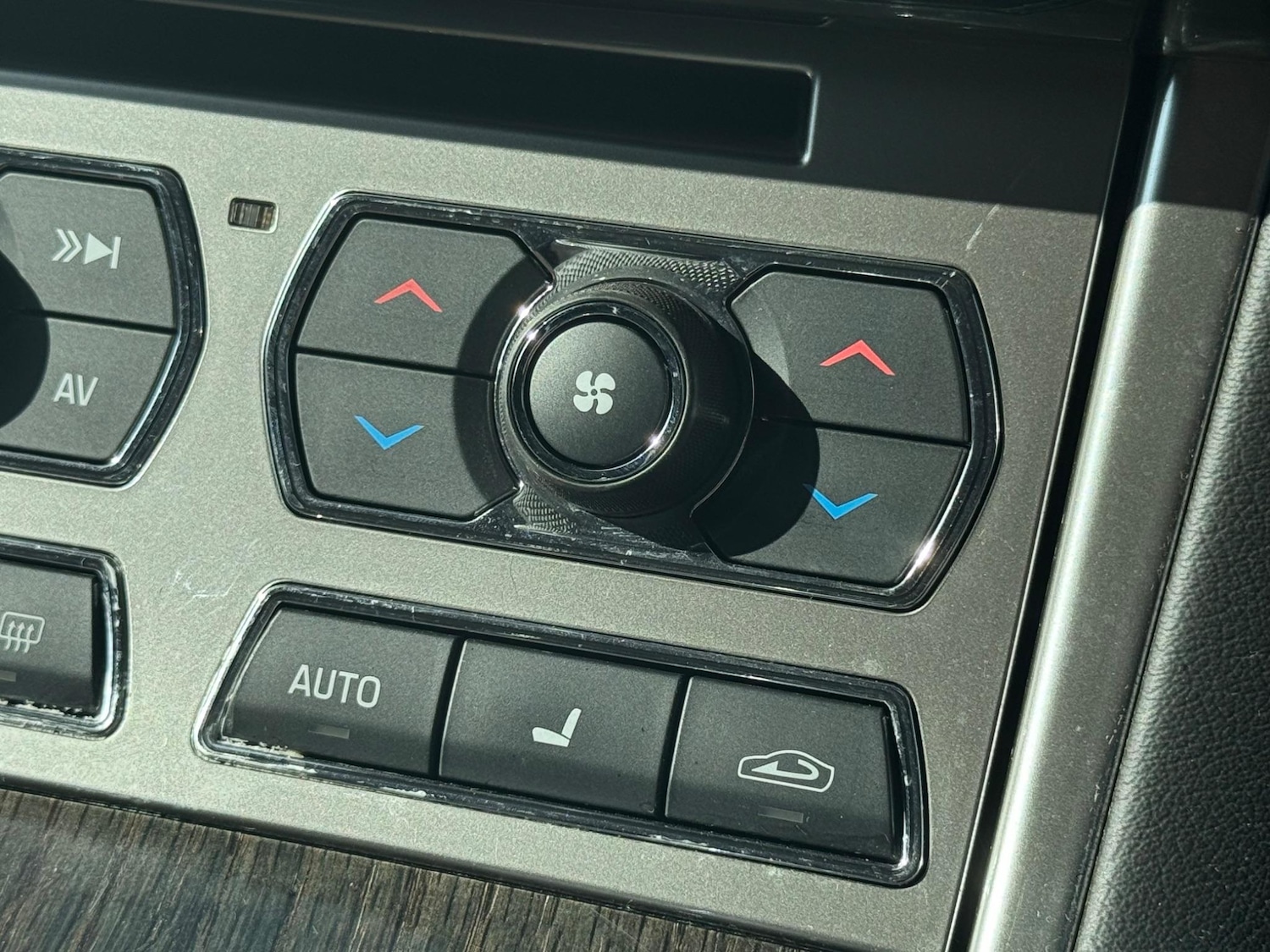 Used Jaguar XF 2015 for sale - 76993700: Photo 46