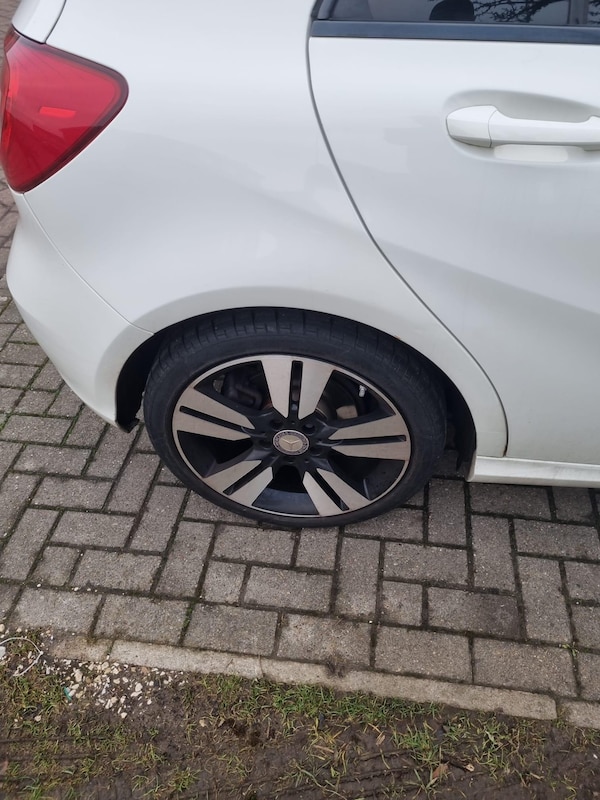 Used Mercedes-Benz A-Class 2015 for sale - 76348842: Photo 5