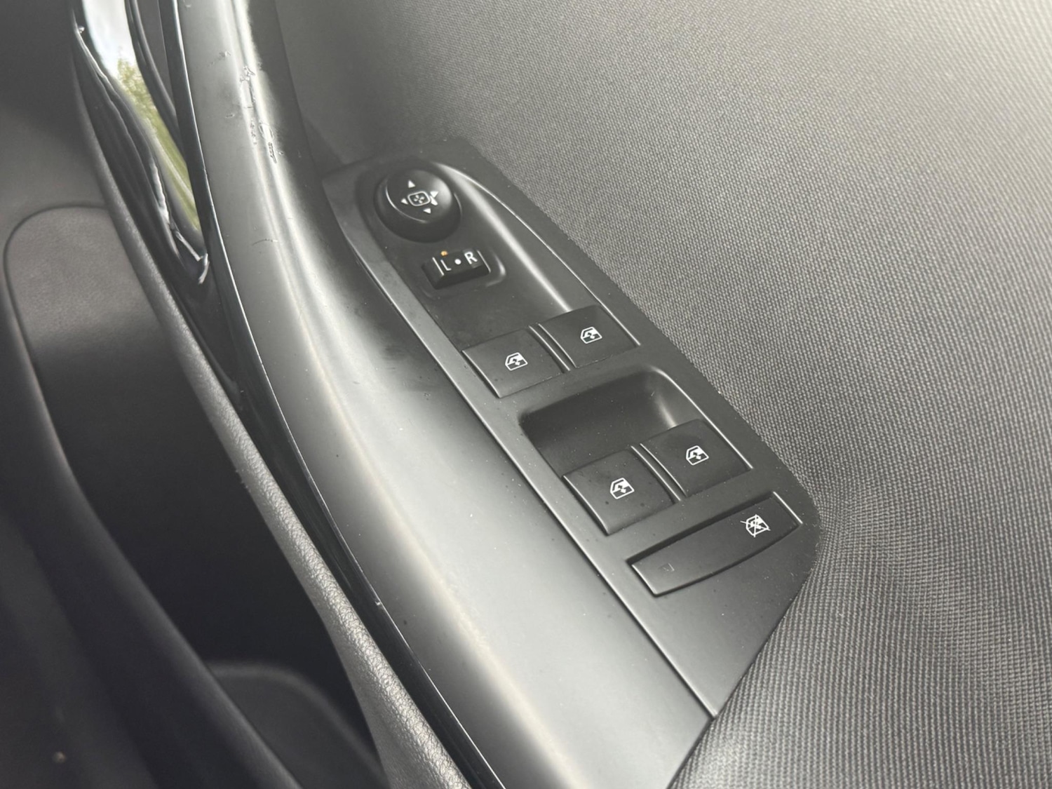 Used Vauxhall Astra for sale - 76996587: Photo 34