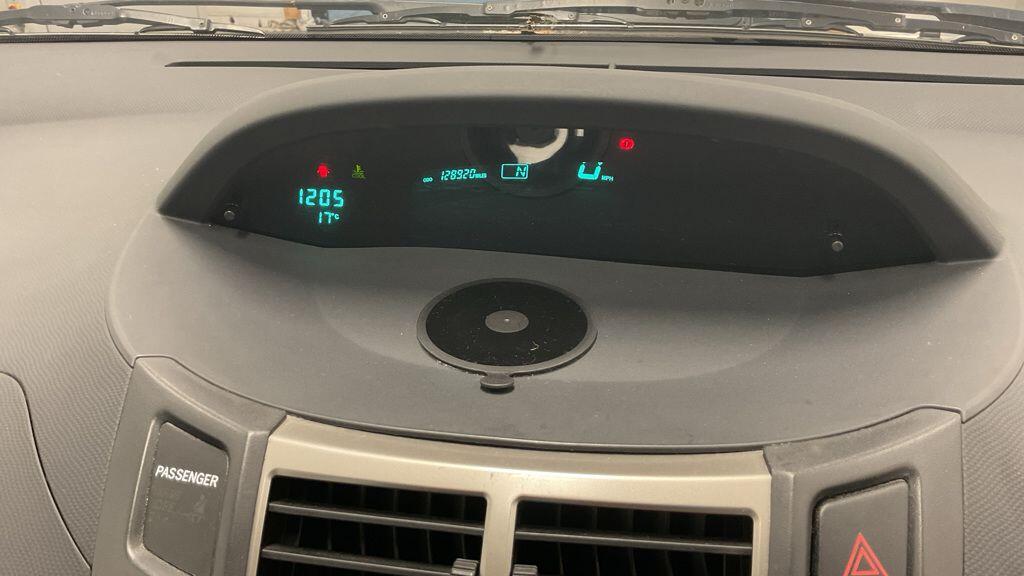 Used Toyota Yaris 2010 for sale - 76585606: Photo 10