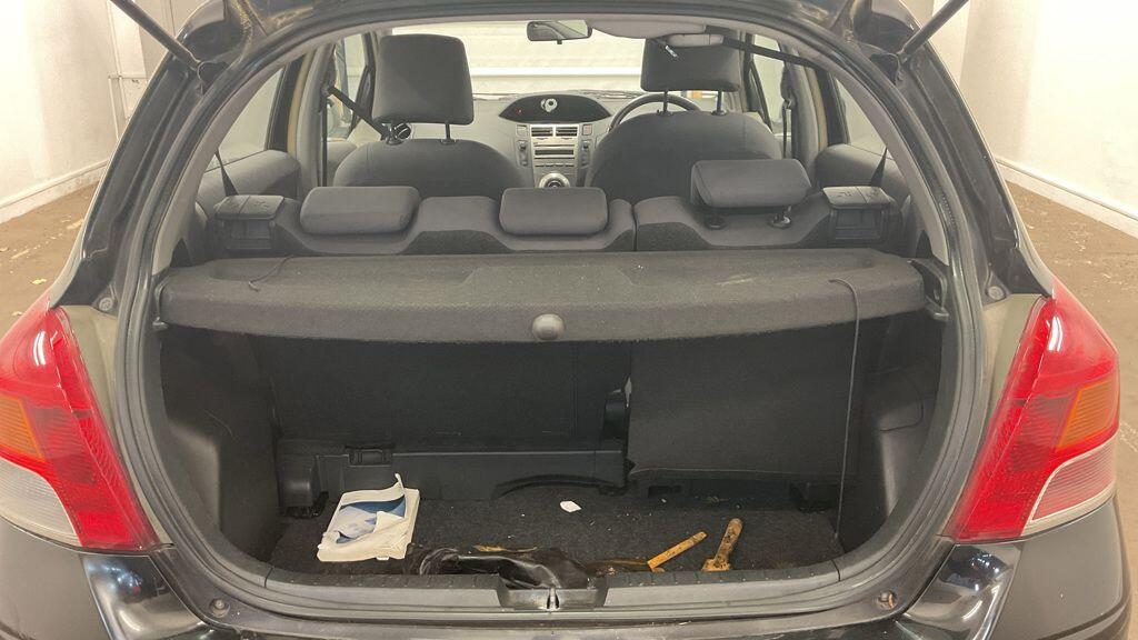 Used Toyota Yaris 2010 for sale - 76585606: Photo 11