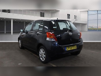 Used Toyota Yaris 2010 for sale - 76585606: Photo