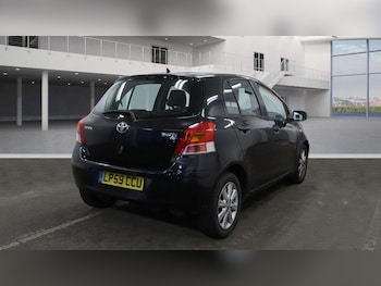Used Toyota Yaris 2010 for sale - 76585606: Photo