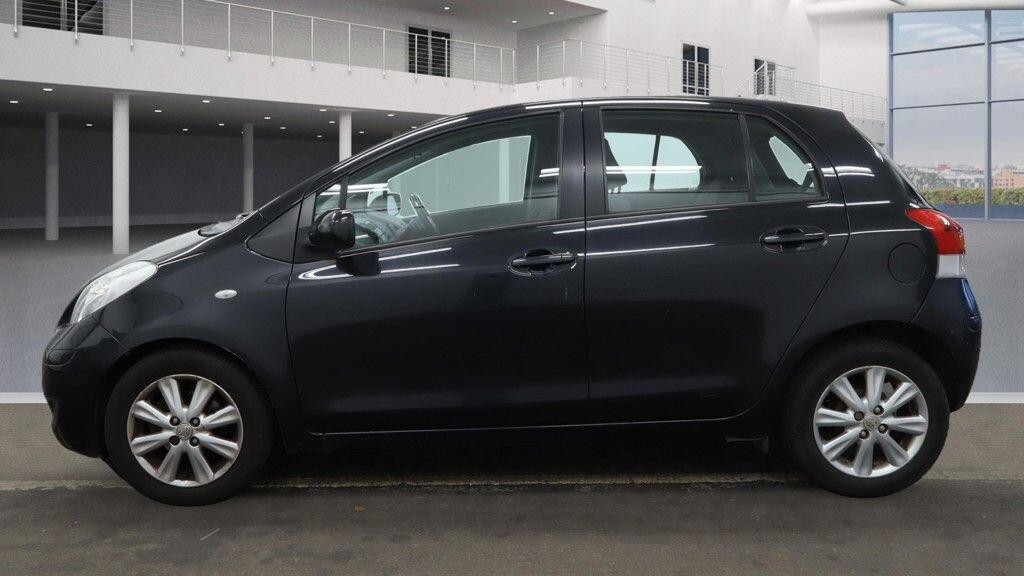 Used Toyota Yaris 2010 for sale - 76585606: Photo 5