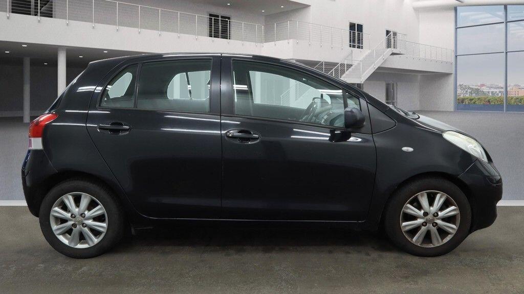 Used Toyota Yaris 2010 for sale - 76585606: Photo 6