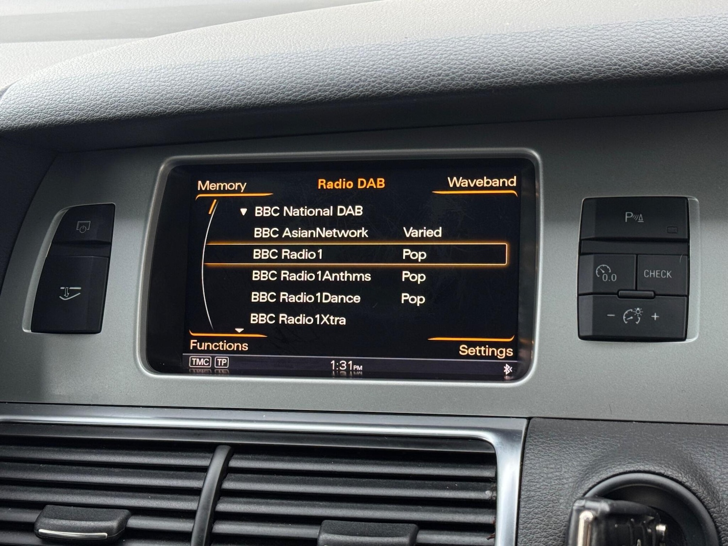 Used Audi Q7 2014 for sale - 77267441: Photo 45