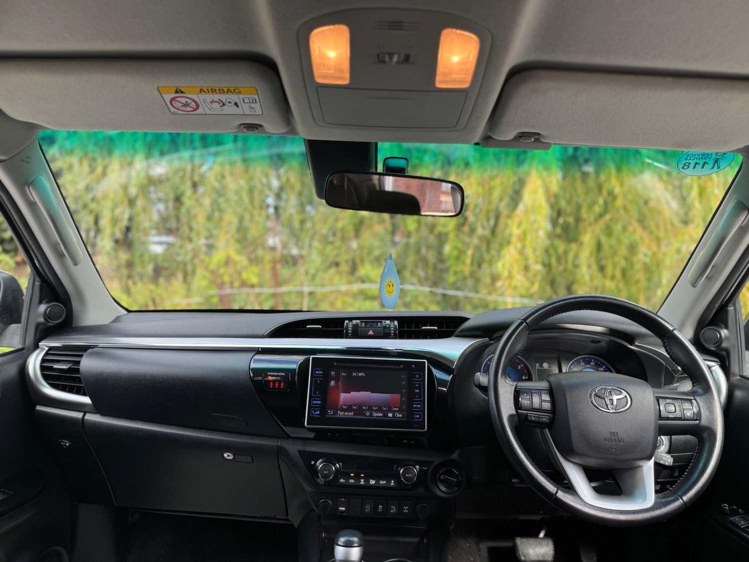 Used Toyota Hilux 2018 for sale - 76042329: Photo 17