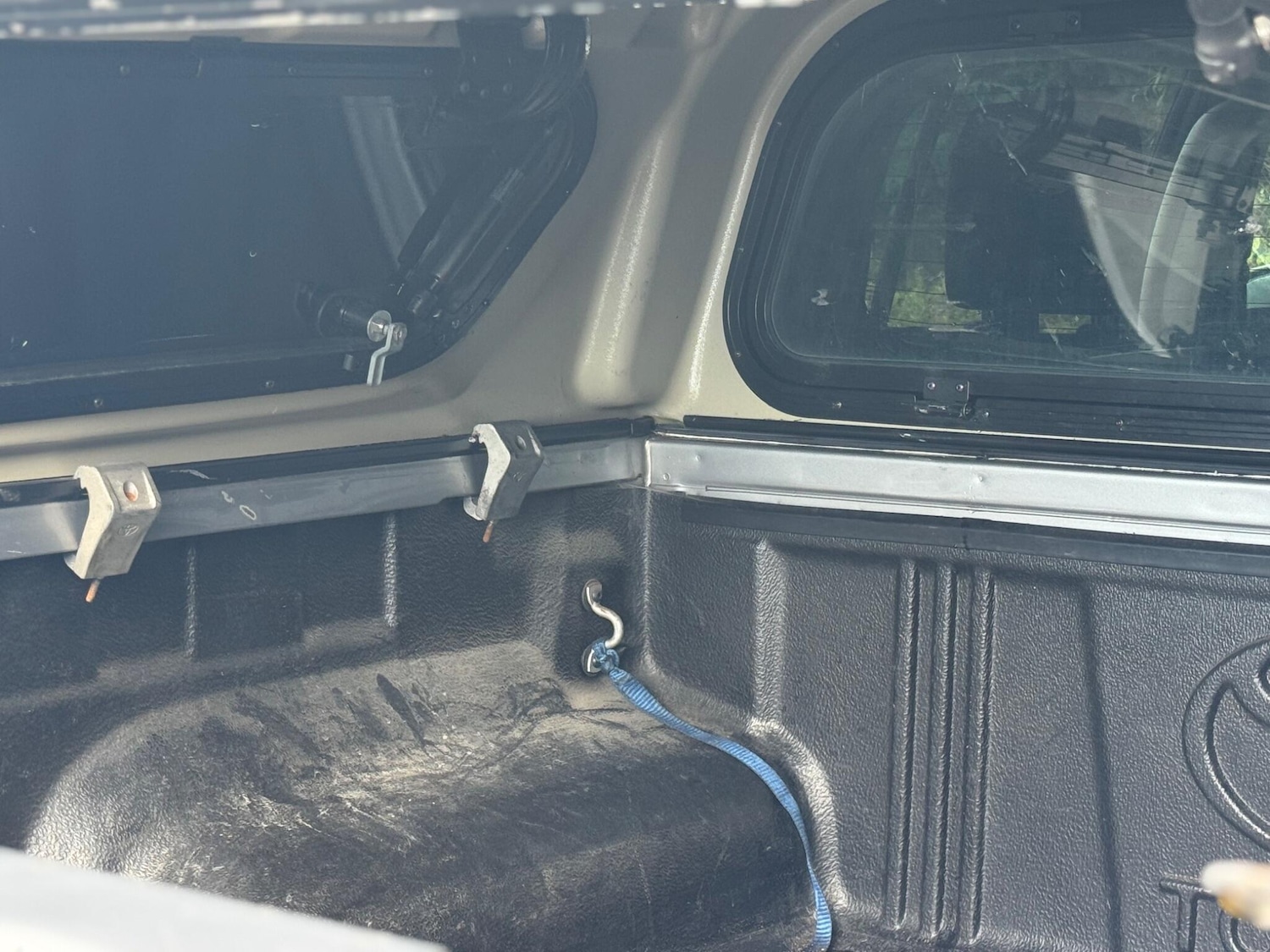 Used Toyota Hilux 2018 for sale - 76042329: Photo 58