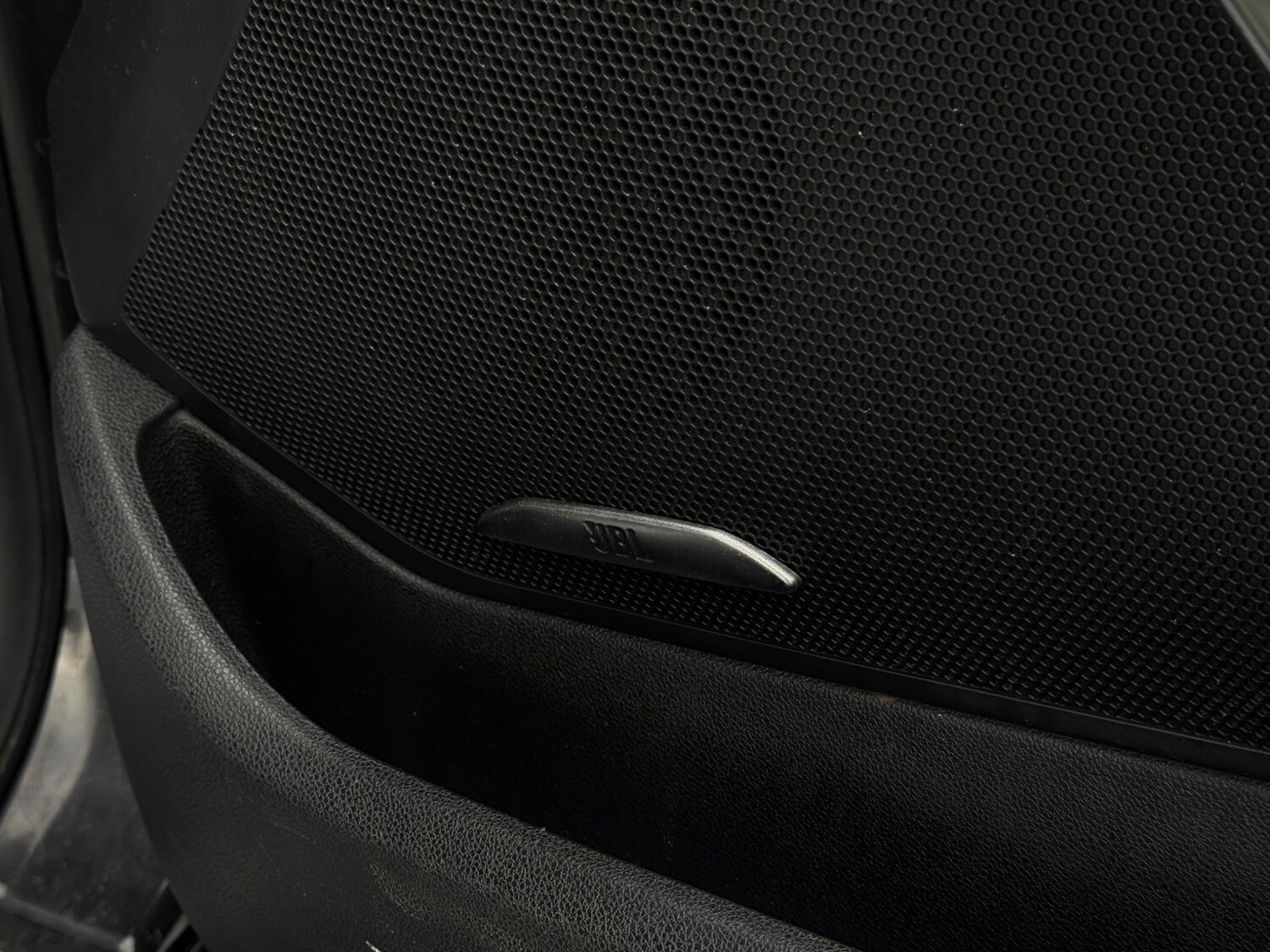 Used Peugeot RCZ for sale - 76993846: Photo 41