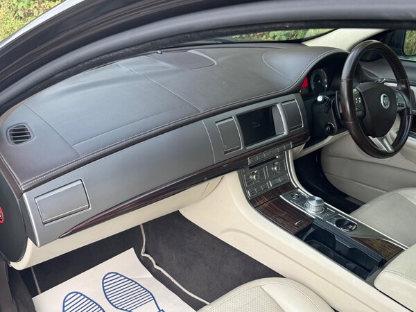 Used Jaguar XF 2010 for sale - 75678281: Photo 14