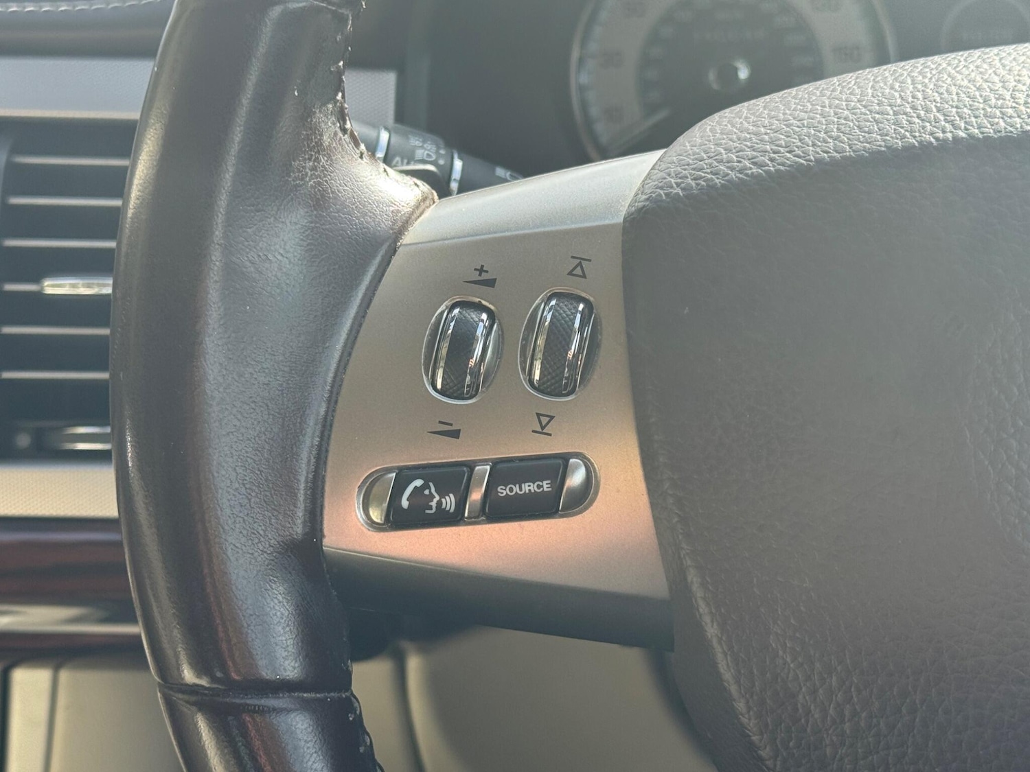 Used Jaguar XF 2010 for sale - 75678281: Photo 25