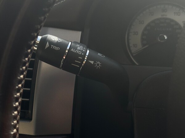 Used Jaguar XF 2010 for sale - 75678281: Photo 27