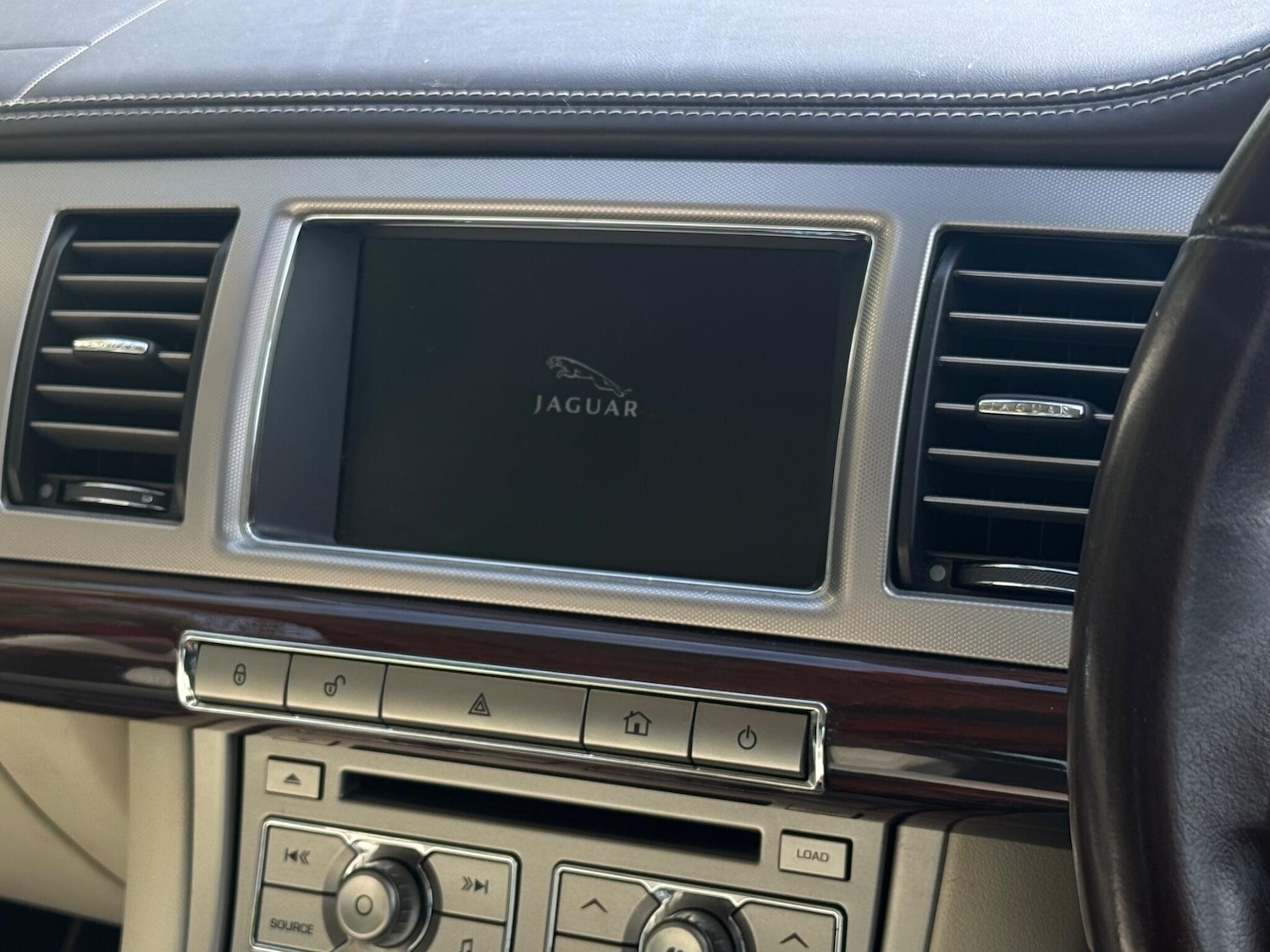 Used Jaguar XF 2010 for sale - 75678281: Photo 45