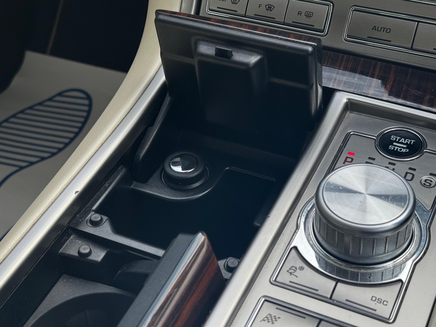 Used Jaguar XF 2010 for sale - 75678281: Photo 49