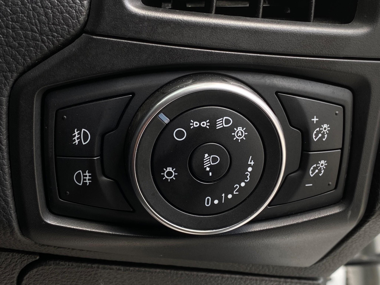 Used Ford Focus 2015 for sale - 76377618: Photo 44
