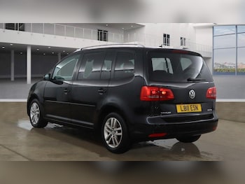 Used Volkswagen Touran 2011 for sale - 76657100: Photo