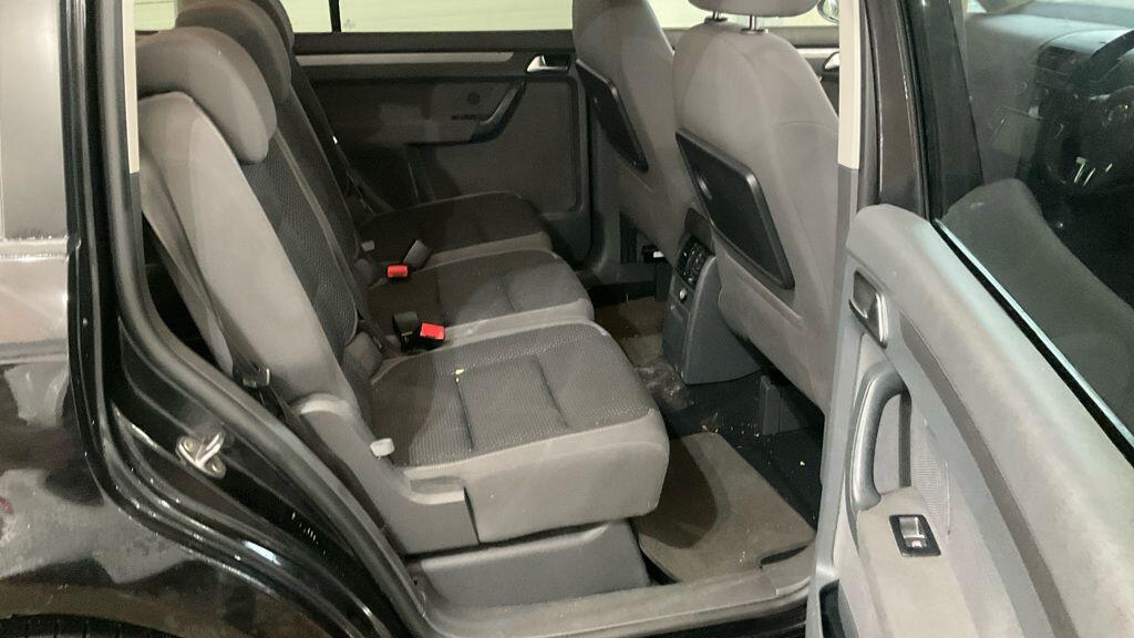 Used Volkswagen Touran 2011 for sale - 76657100: Photo 9